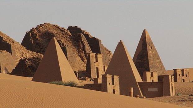 Pyramiden von Meroe in der Wüste